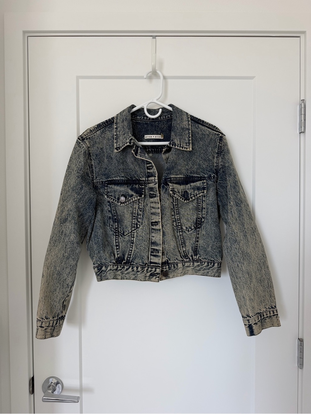 Alice + Olivia Cropped Acid-Wash Denim Jacket in Gray/Black